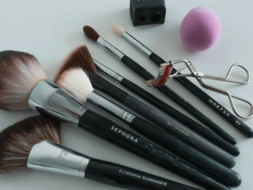 all the tools I use in my makeup bag