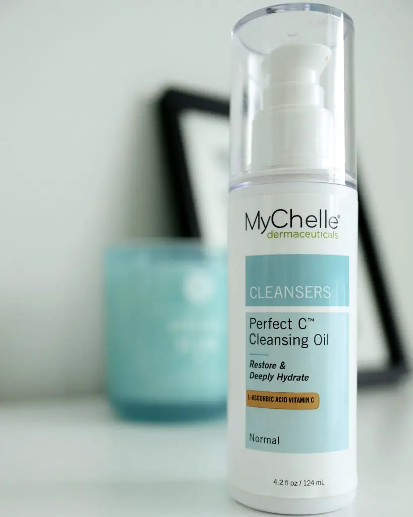 MyChelle's cleaning oil and important step to follow the Korean skincare routine day and night