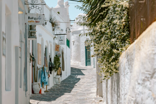 Alleyway in Sifnos, Greece. One of the things to do in Sifnos is get lost in Apollonia.