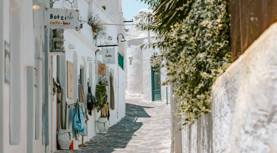 Alleyway in Sifnos, Greece. One of the things to do in Sifnos is get lost in Apollonia.